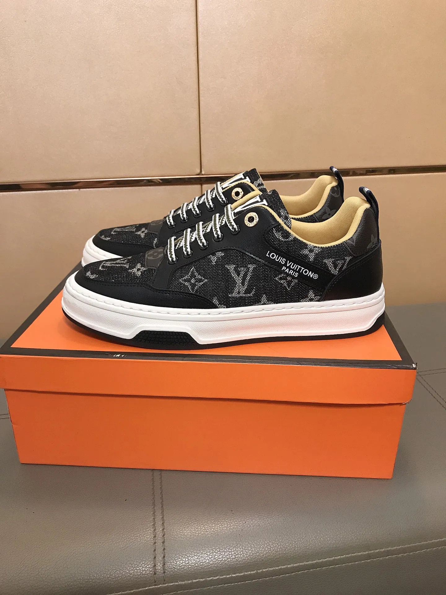 Ex-factory price 380🔥🆕Hot model [Louis Vuitton] LV🔝New Korean style casual men's shoes, high-end brand, the upper is made of Italian imported cowhide + brand printed fabric, and pigskin feet are made🔥, making walking more convenient and comfortable! Amazing work [color]! Create a fashionable personality to set off your uniqueness! A must-have for trendy men! Classic🔥Size: 38-44